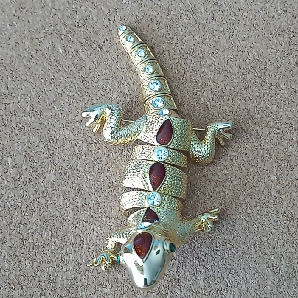 Articulating Gecko Brooch